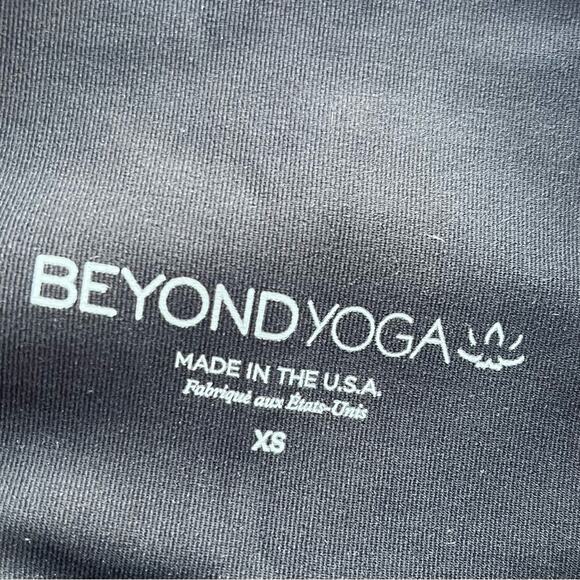 Beyond Yoga Sportflex Tossed Star High Waisted 7/8 Leggings - Picture 6 of 9